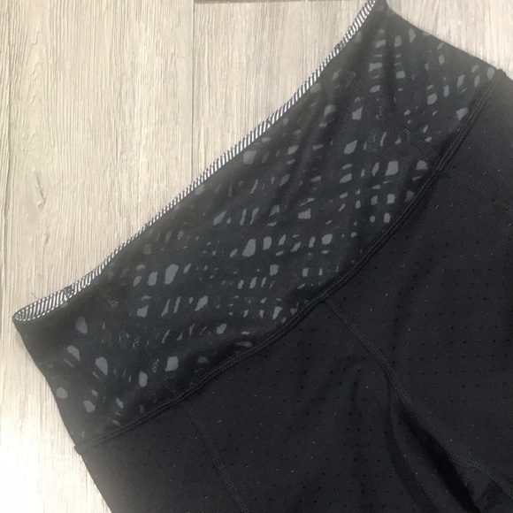 Lululemon Gather & Crow Crop II Dot Black Leggings - Picture 6 of 15